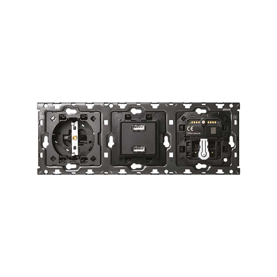 10010307-039 - Kit back para 3 elementos con 1 base enchufe schuko, 1 cargador 2xUSB 2.1A, 1 interruptor persianas y 1 cruzamiento pulsante Simon 100